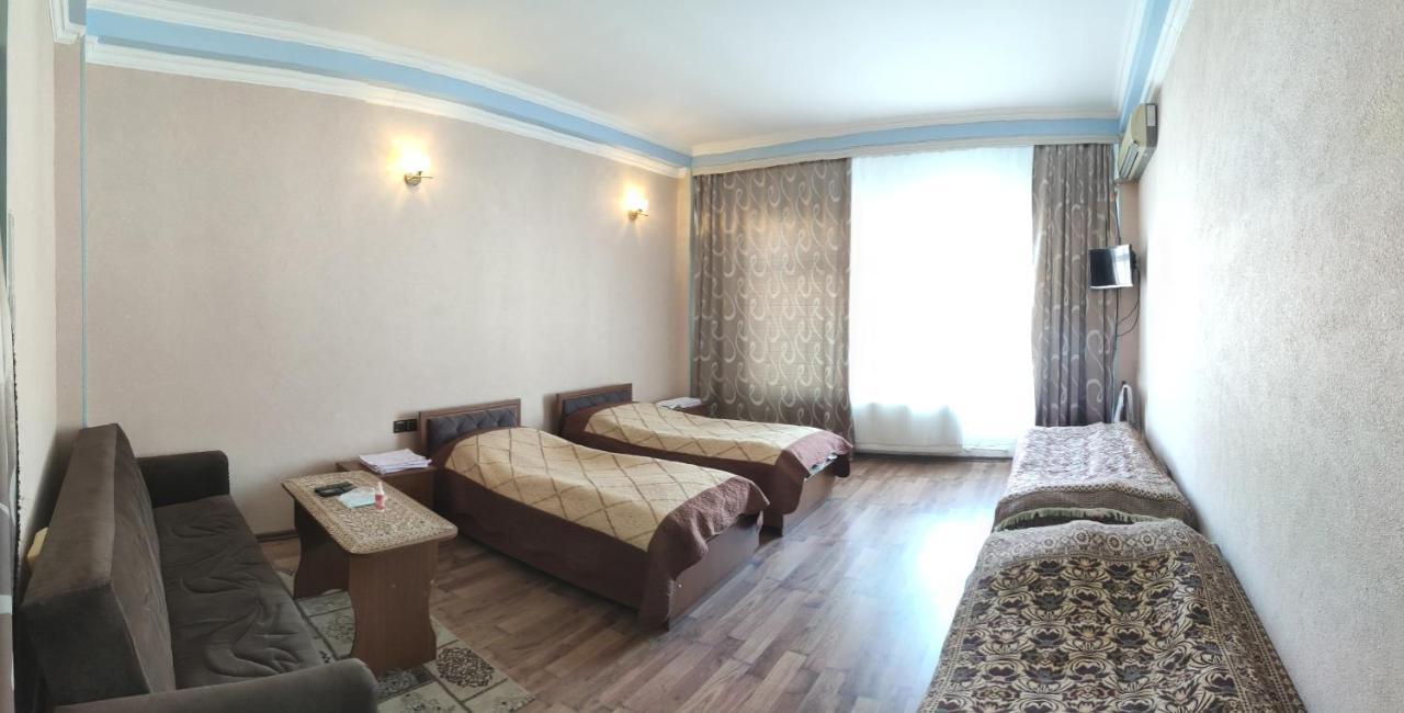 Dost Evi Motel Şǝki Exterior foto
