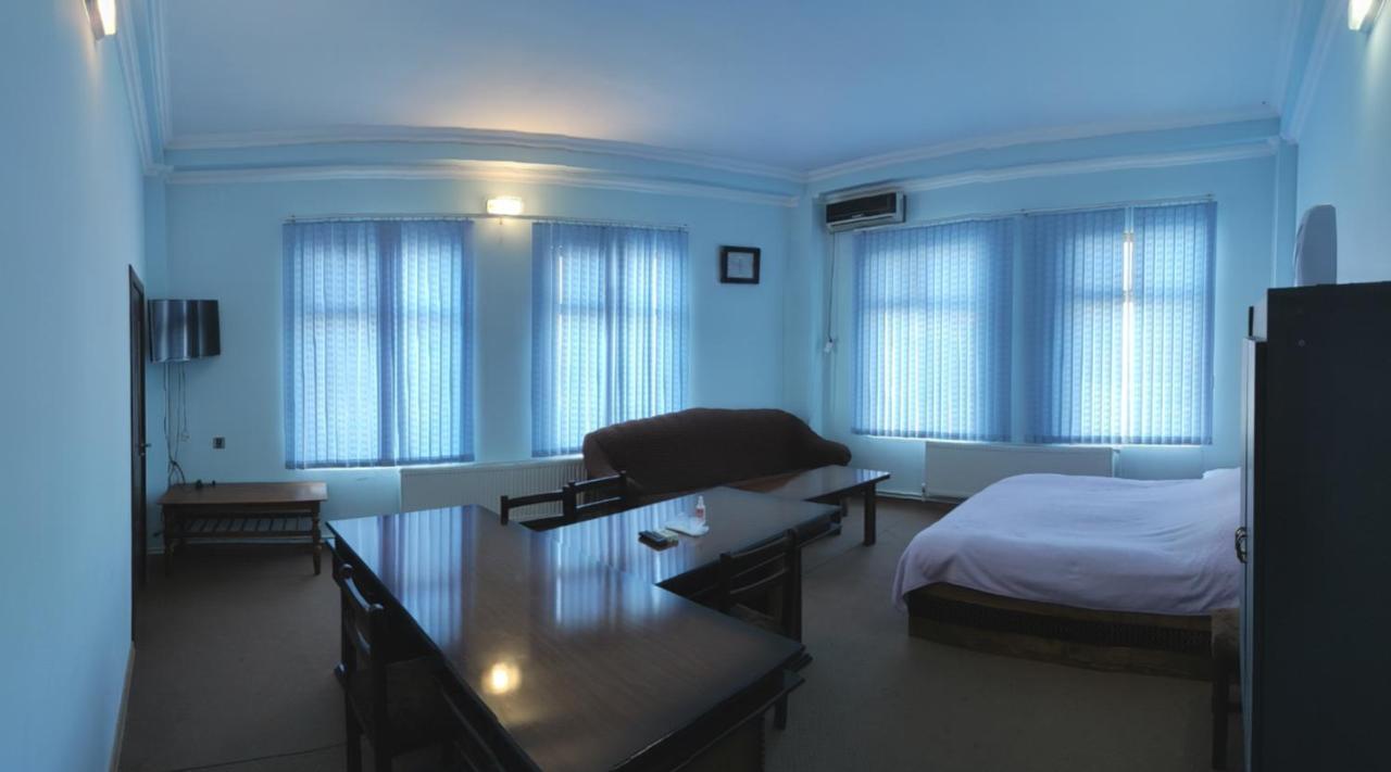 Dost Evi Motel Şǝki Exterior foto