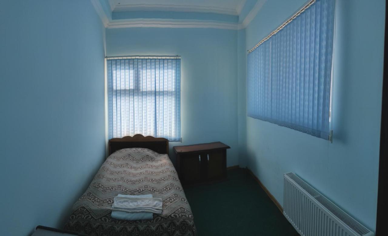 Dost Evi Motel Şǝki Exterior foto
